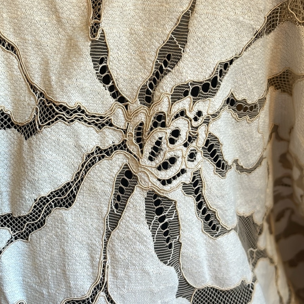 Anne Klein lace Kimono - Picture 2 of 3